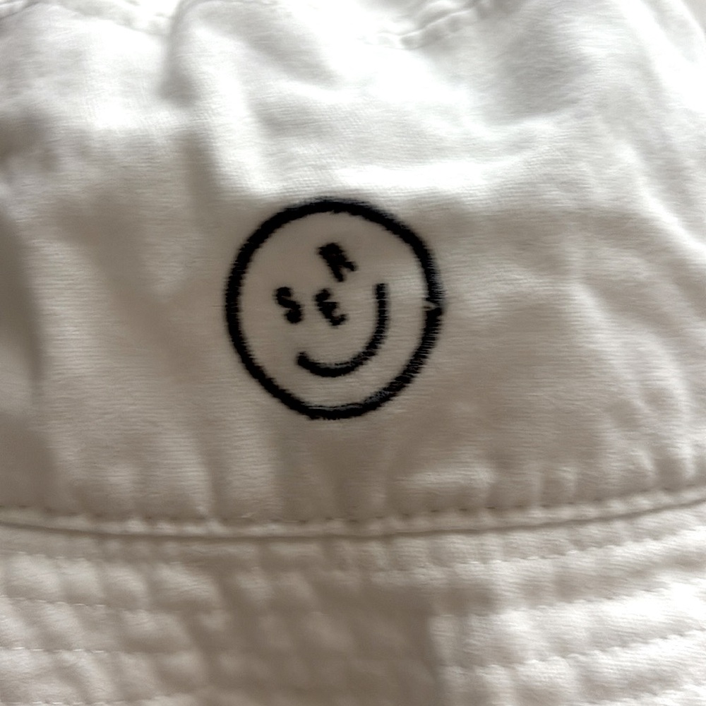 SER.O.YA Washed Denim Bucket Hat – White - Picture 3 of 6